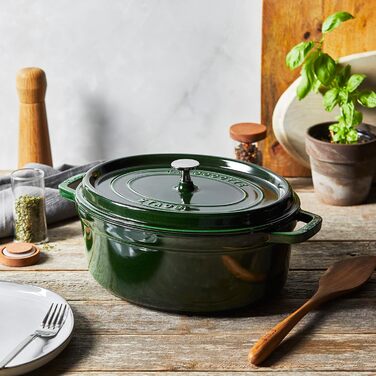 Чавунна жаровня/кокотниця STAUB, овальна 6,7 л, (33 см, базилік/зелений)