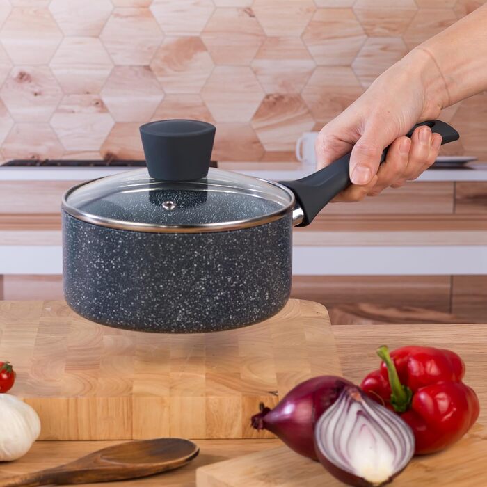 Каструля Russell Hobbs RH00845EU з антипригарним покриттям - 18 см/2 л з кришкою із загартованого скла, індукційна каструля, каструля для овочів/бульйону з бакелітовою ручкою та термостійким зовнішнім покриттям, камінь Nightfall (набір каструль)