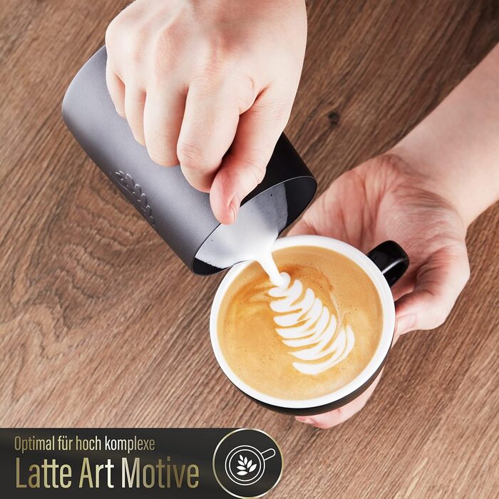 Глечик для молока Barista Legends з нержавіючої сталі 350 мл зі спеціальним носиком для лате-арту - Глечик для спінювання молока з високим глянцевим покриттям - Глечик для молока Barista з нержавіючої сталі - Аксесуари Barista (Ares Black)