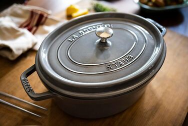 Чавунна жаровня/кокот STAUB, овальна 6,7 л, (17 см, графітово-сіра)