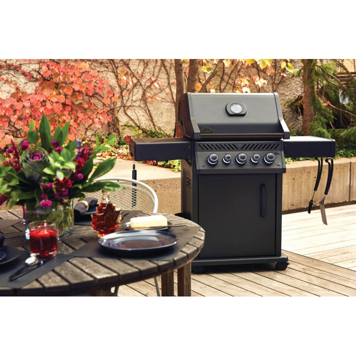 Газовый гриль Napoleon Phantom Rogue SE 425, c задней и боковой Sizzle Zone конфорками, черный мат RSE425RSIBPK-1-PHM Код: 011760