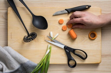 Нож для сыра Fiskars Essential (1065588)