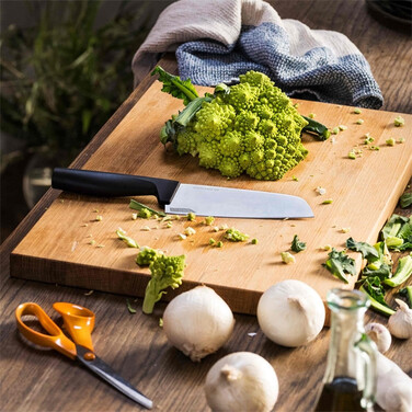 Нож Santoku Fiskars Hard Edge 16 см (1051761)