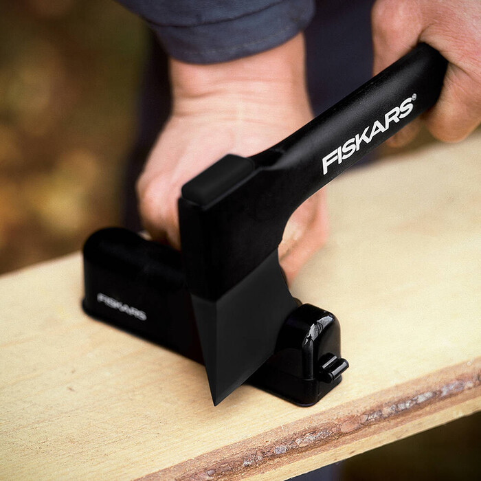 Точило для сокир та ножів Fiskars Solid (1026797)