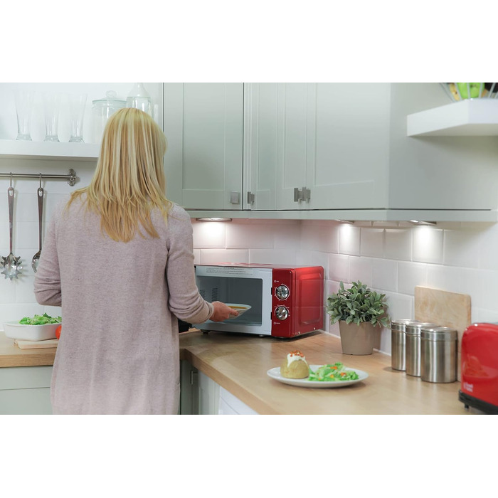 Мікрохвильова піч 17 л, 700 Вт, червоний RHMM701R Russell Hobbs