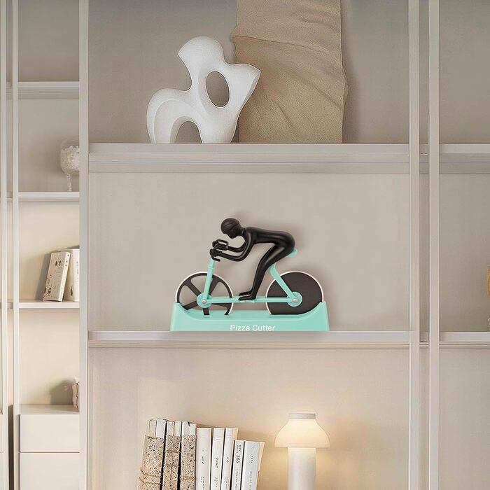 Резак для пиццы в виде велосипедиста с подставкой, сине-зеленый KUONIIY