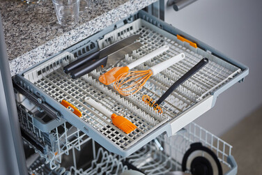 Венчик с силиконовым покрытием Fiskars Functional Form, белый (1023613)