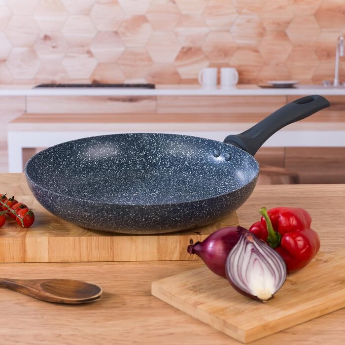 Каструля Russell Hobbs RH00845EU з антипригарним покриттям - 18 см/2 л з кришкою із загартованого скла, індукційна каструля, каструля для овочів/супу з бакелітовою ручкою та термостійким зовнішнім покриттям, камінь Nightfall (66 x 47 x 15 см)
