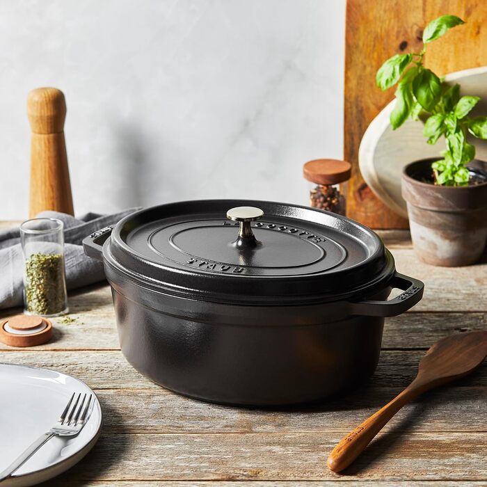 Чавунна жаровня/кокот STAUB, овальна 33 см, 6,7 л, чорна 33 см Чорний