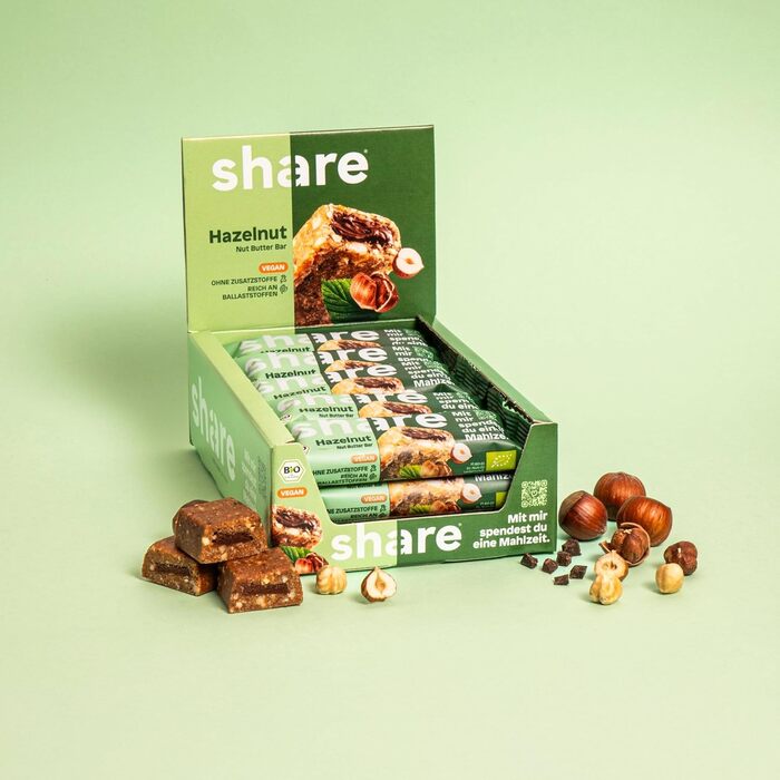 Органічні батончики з горіховою пастою та фундуком 15 х 50 г Share