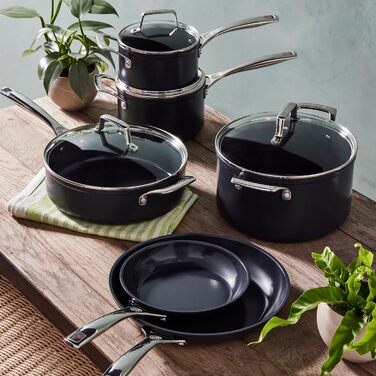Керамічна сковорода з антипригарним покриттям 20 см LE CREUSET Essential