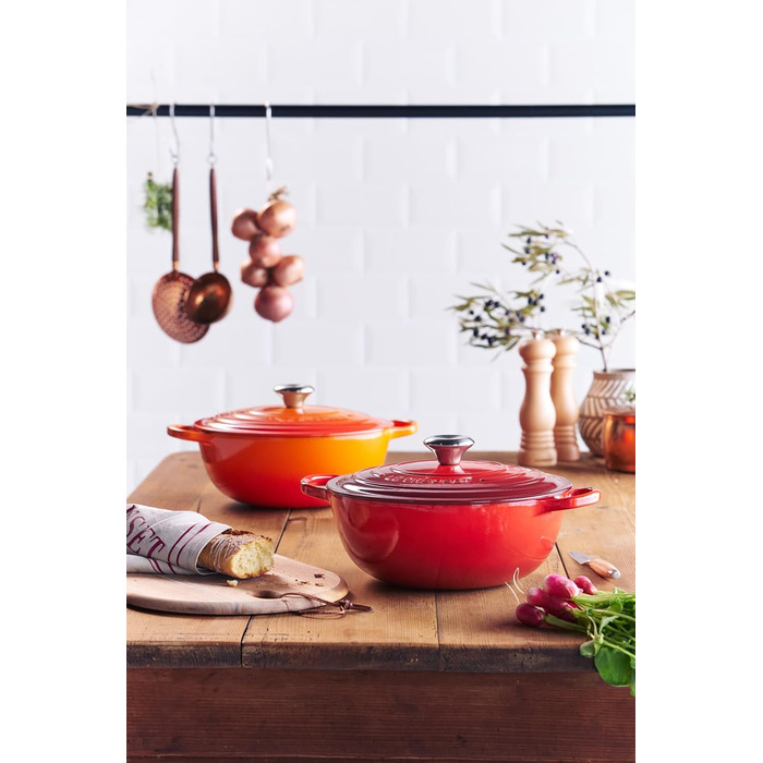 Чавунна каструля Le Creuset Signature, 26 см, 4,1 л, для всіх типів плит та індукції (Кишенево-червоний)