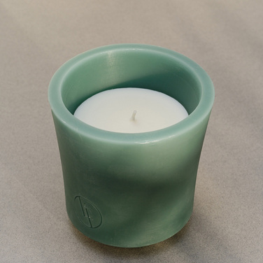 Свічка у свічнику з воску Bougies La Française, зелена, 13 х 13,5 см, 370 г
