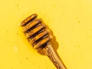 Высококачественные ложки для меда SOLTAKO в наборе из 2 шт. из эксклюзивного оливкового дерева - Медовый лифтер для неповторимого медового наслаждения - Диспенсер для сиропа Honey Spoon Диспенсер ручной работы - длина 15 см