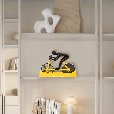 Резак для пиццы в виде велосипедиста с подставкой, желтый KUONIIY