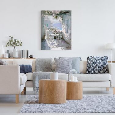 Картина на полотні STYLER 60 x 80 см I Жінка в літньому капелюсі Середземноморський прибережний пейзаж I Вітальня, спальня, офіс I Настінна прикраса з морським колоритом I Зроблено в Європі (80Д x 60Ш см, стіл)