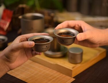 Чай iBasingo для одного набору Титановий чайник для подорожей на відкритому повітрі зі вставкою Кемпінг Портативний китайський чайний набір кунг-фу Двошарова чайниця з ситечком для чаю та 3 міні-чашки 40 мл Ti3105D (заварник Ti3104d з фільтром і 3 чашками